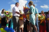 Изображение к новости 'Депутат поблагодарил родителей'. 