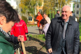 Изображение к новости 'Депутаты помогли создать школьный сад'. 